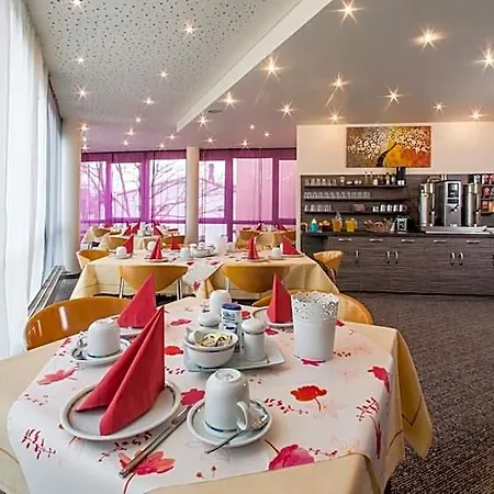 Hotel An Der Waldstrasse Gross-Zimmern